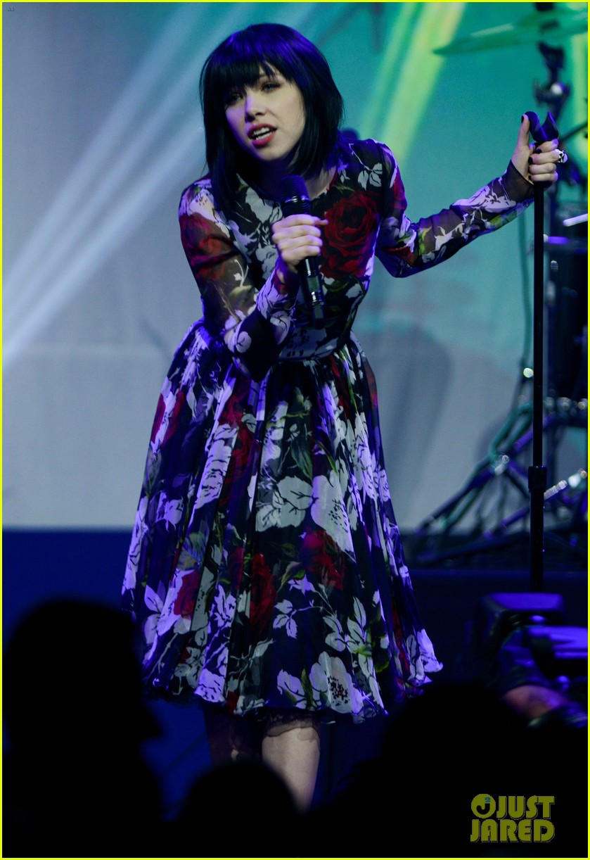 Carly Rae Jepsen Celebrates 10 Year Anniversary of 'Call Me Maybe'