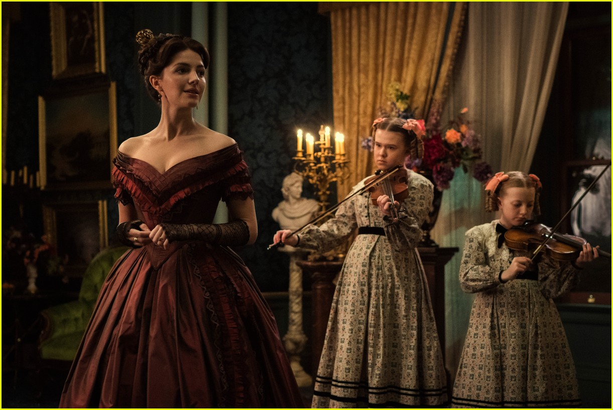 Hailee Steinfeld's 'Dickinson' To End After Upcoming Third Season