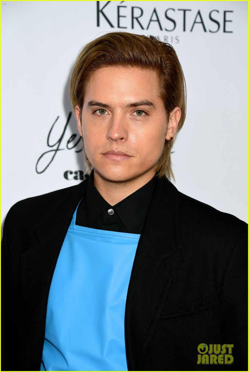 Gigi Hadid, Charli XCX & Tommy Dorfman Present at Daily Front Row Awards