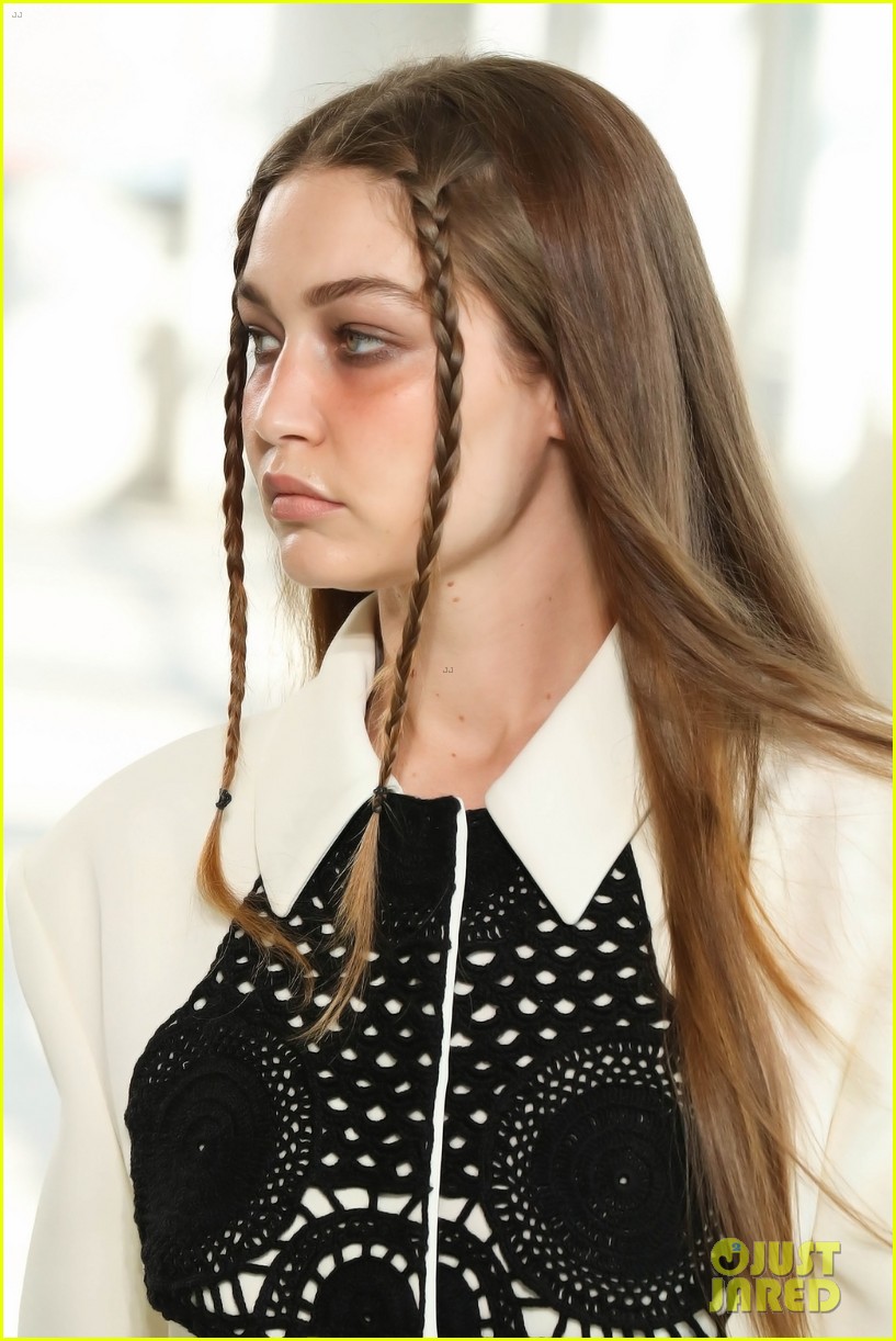 Gigi Hadid Wraps Up New York Fashion Week On Tom Ford Runway