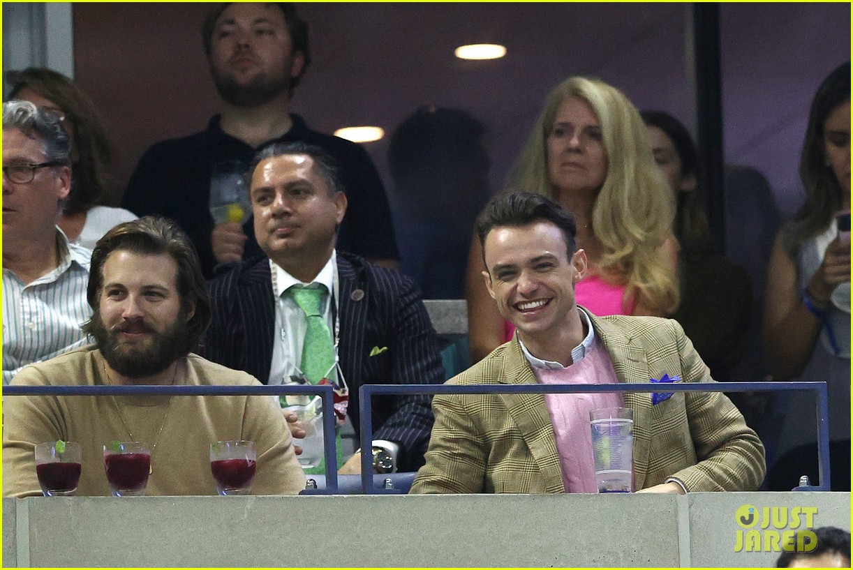 Thomas Doherty, Eli Brown, & Evan Mock Step Out for a Match at U.S. Open 2021