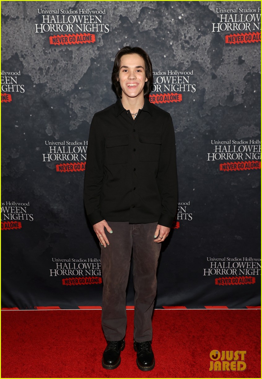 Hayley Orrantia, Michael Evan Behlings & More Check Out Halloween Horror Nights