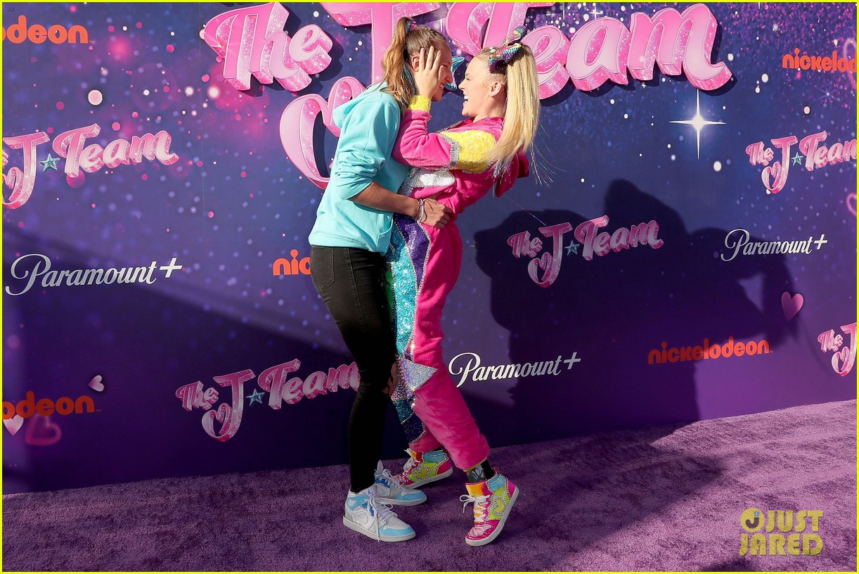 JoJo Siwa Makes Red Carpet Debut With Girlfriend Kylie Prew at 'The J Team' Premiere