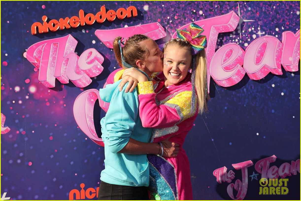 JoJo Siwa Makes Red Carpet Debut With Girlfriend Kylie Prew at 'The J Team' Premiere