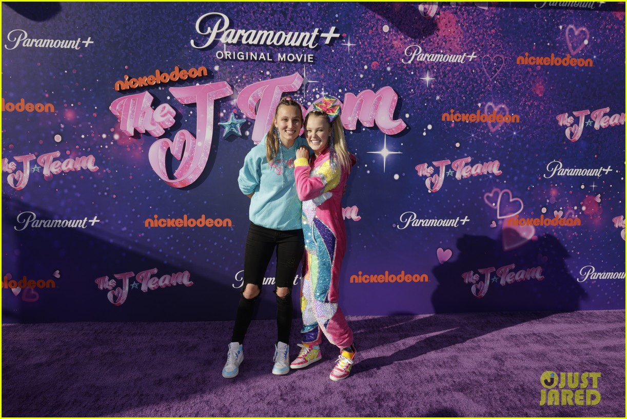 JoJo Siwa Makes Red Carpet Debut With Girlfriend Kylie Prew at 'The J Team' Premiere