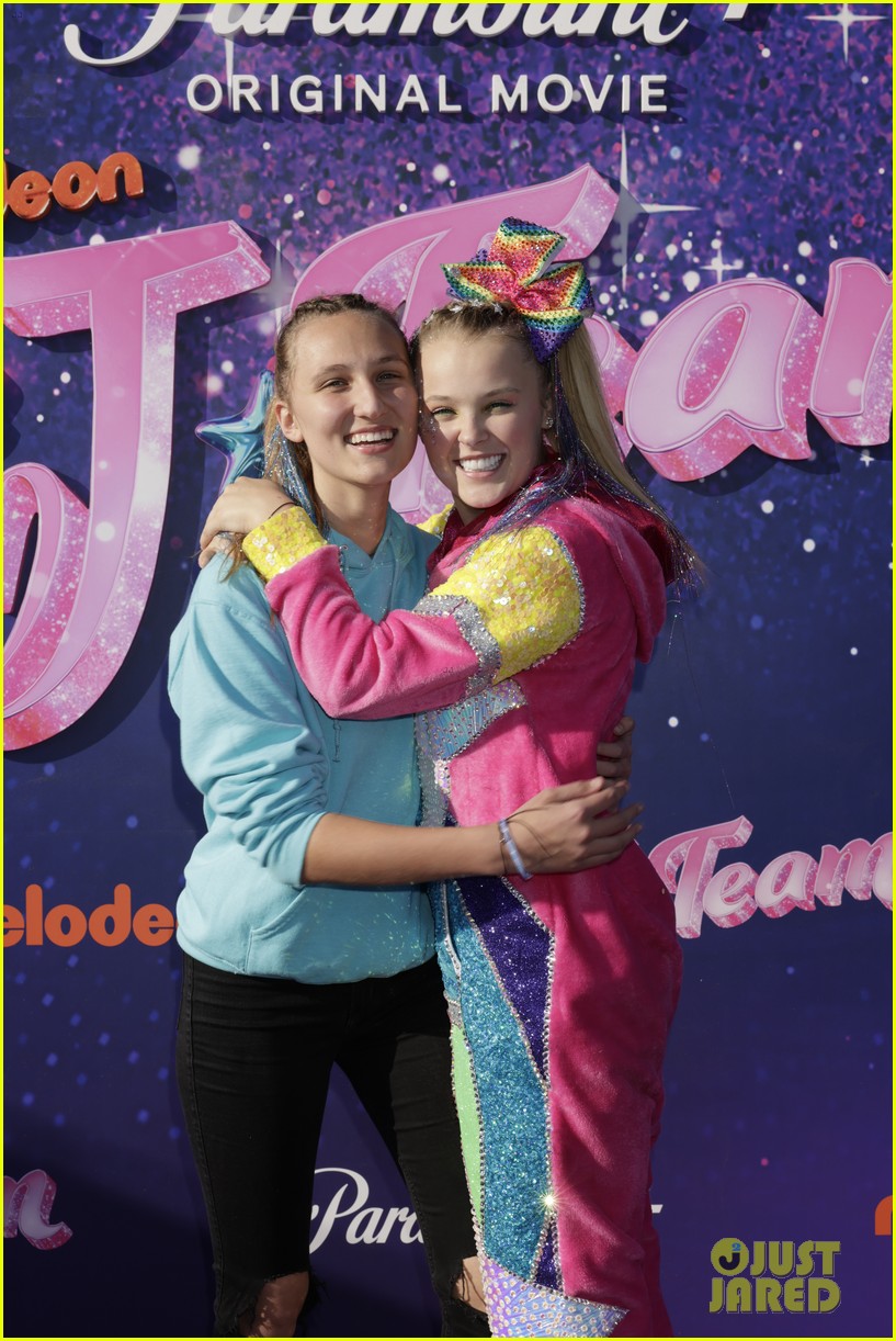 JoJo Siwa Makes Red Carpet Debut With Girlfriend Kylie Prew at 'The J Team' Premiere