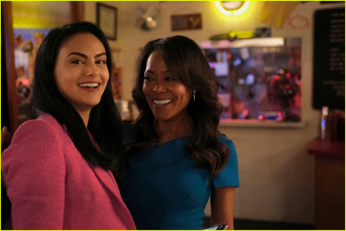 Josie & The Pussycats Return to 'Riverdale' In TONIGHT's New Episode!