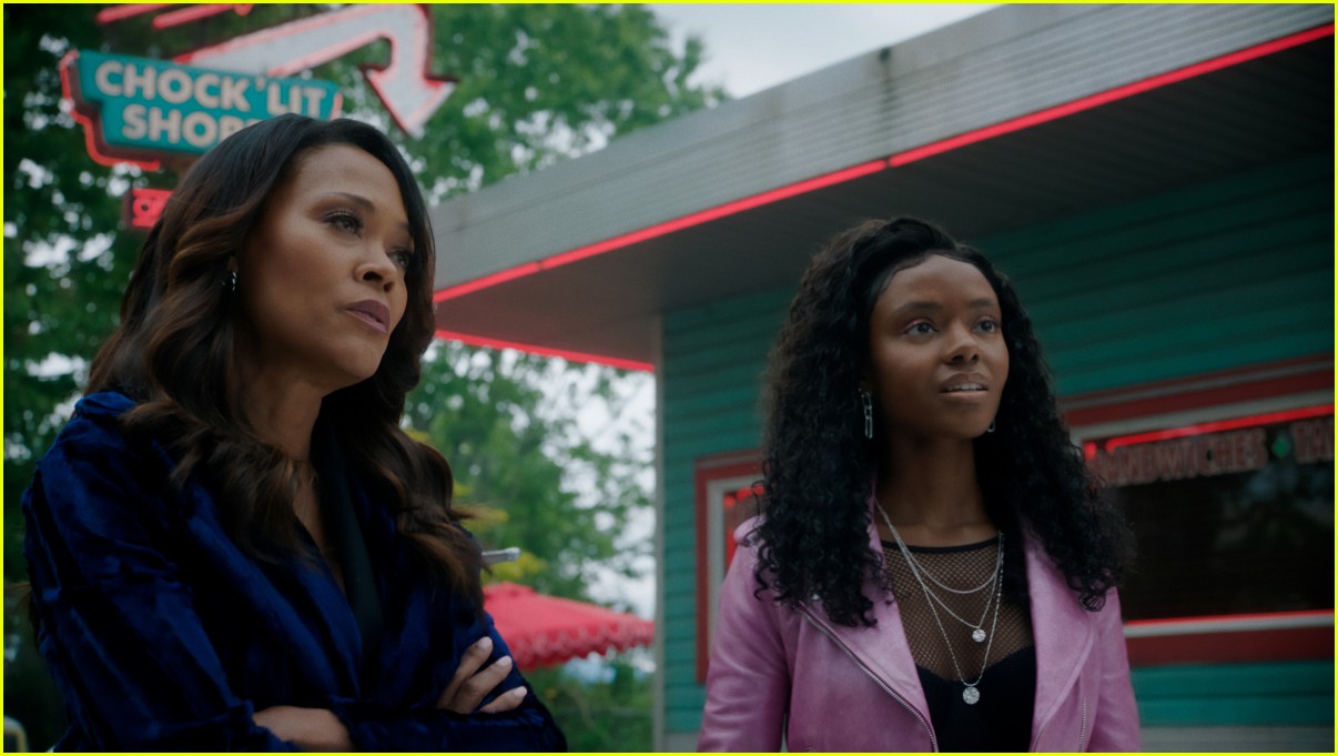 Josie & The Pussycats Return to 'Riverdale' In TONIGHT's New Episode!