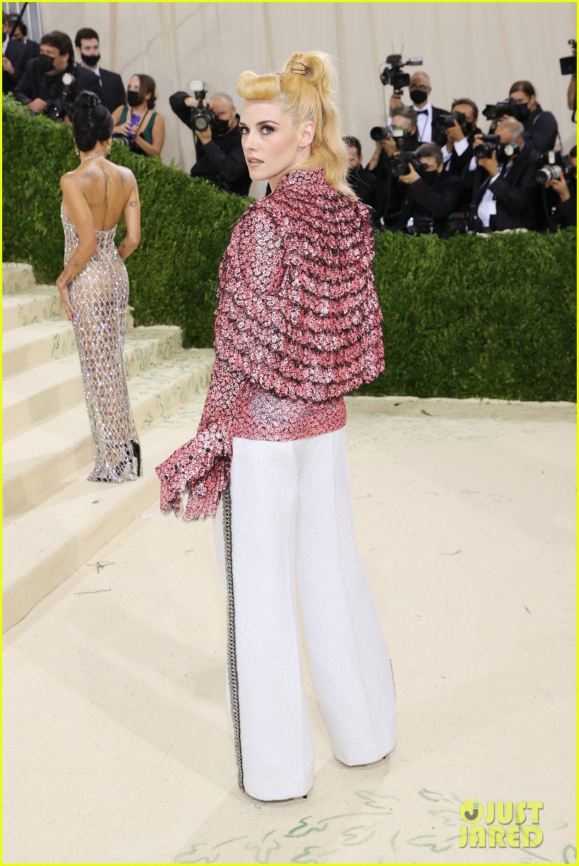 Kristen Stewart Wears Pink Ruffles For Met Gala 2021