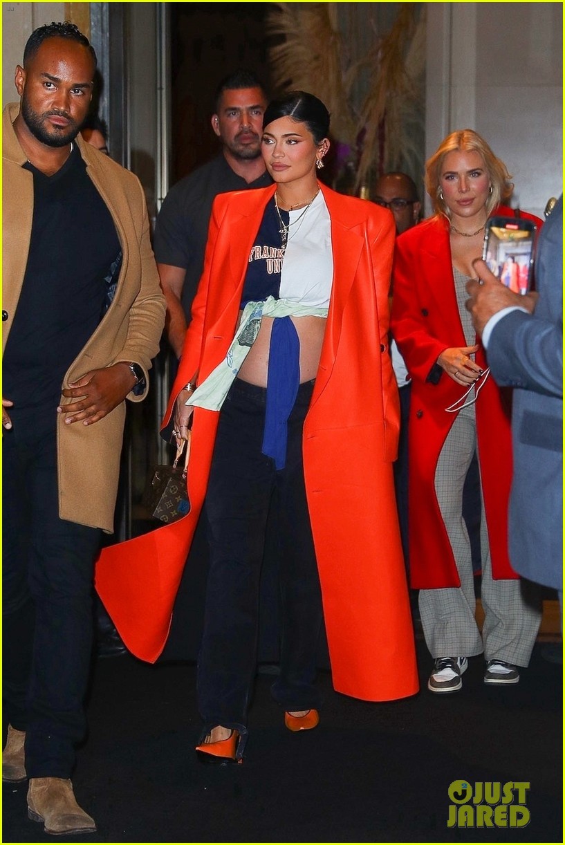 Kylie Jenner Flaunts Her Pregnancy in Latest Look in NYC!