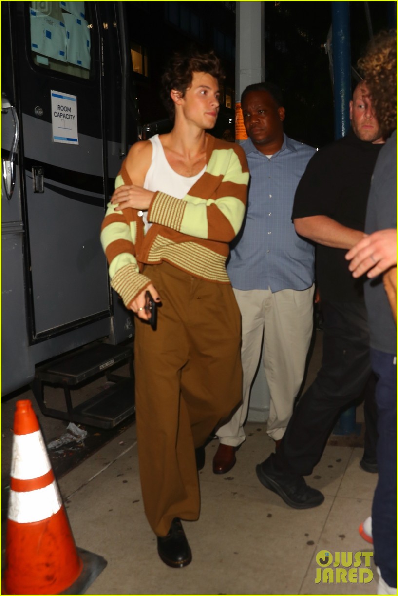 Shawn Mendes Performed a Secret Show for NYC Fans!