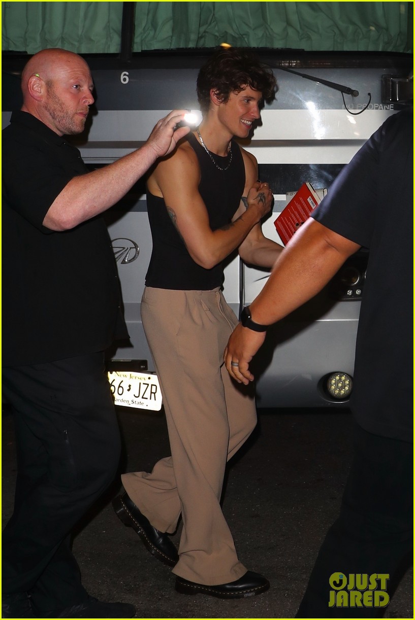 Shawn Mendes Performed a Secret Show for NYC Fans!