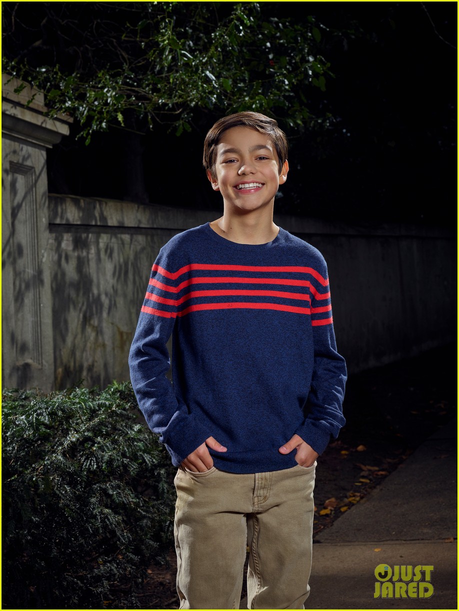 Sophia Hammons, Malachi Barton & Christian J Simon Star In New 'Under Wraps' Teaser - Watch Now!