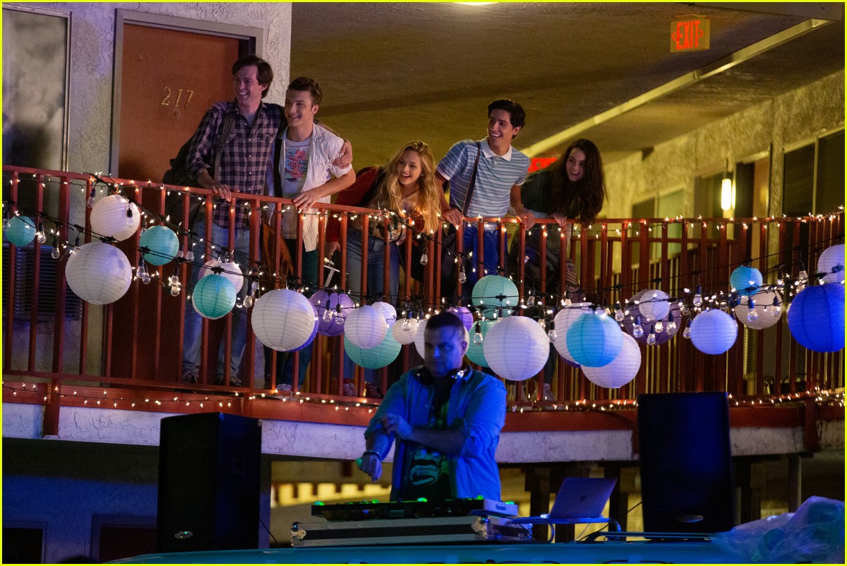 Vanessa Marano Meets David Henrie In New 'This Is The Year' Clip - Exclusive!