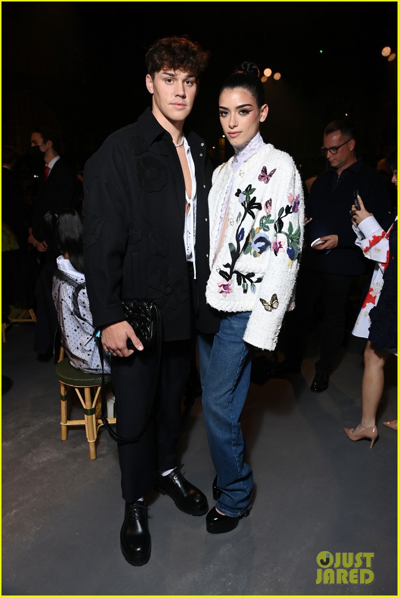 Dixie D'Amelio & Noah Beck Attend Valentino's Paris Fashion Week Show!