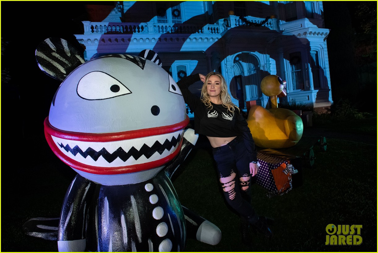 Cierra Ramirez, Isabella Ferreira, Anthony Keyvan & More Attend Freeform's Halloween Road!