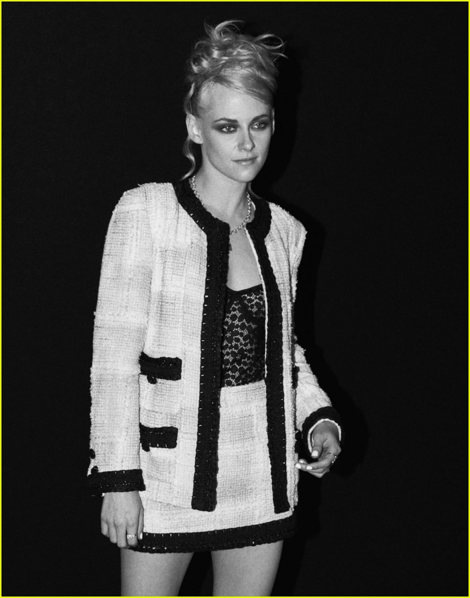 Jennie, Kristen Stewart & More Sit Front Row at Chanel's Paris Fashion Week Show