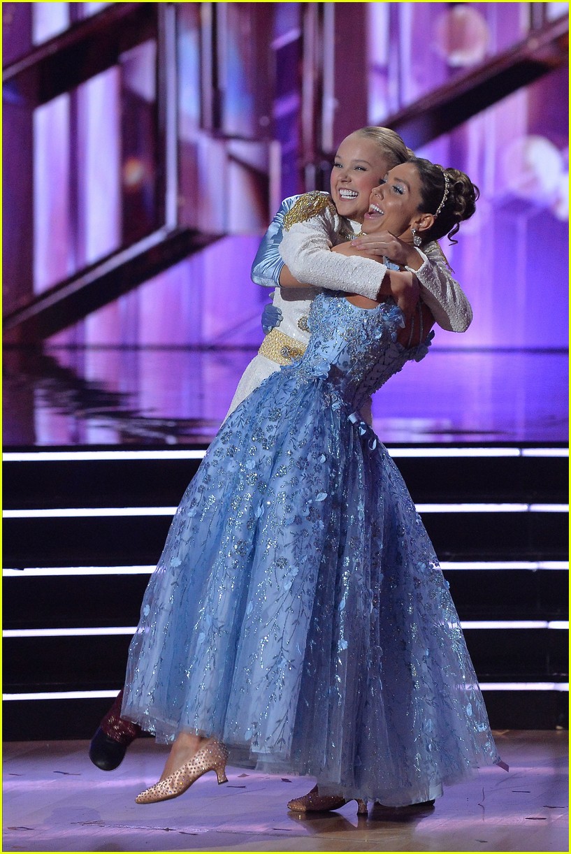 JoJo Siwa Turns Into Prince Charming For Dancing With The Stars' Disney Week: Heroes Night - Watch Now!