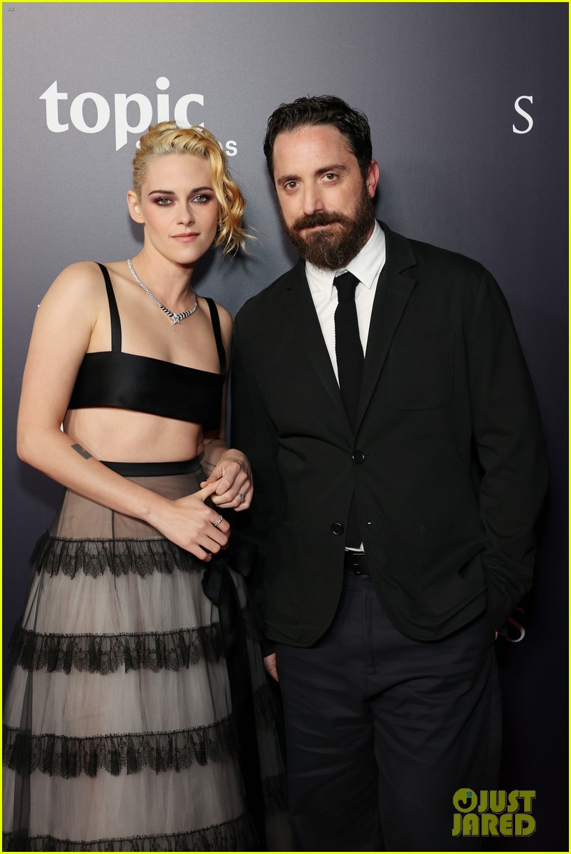 Kristen Stewart Strikes a Pose at the Premiere of 'Spencer' in LA!