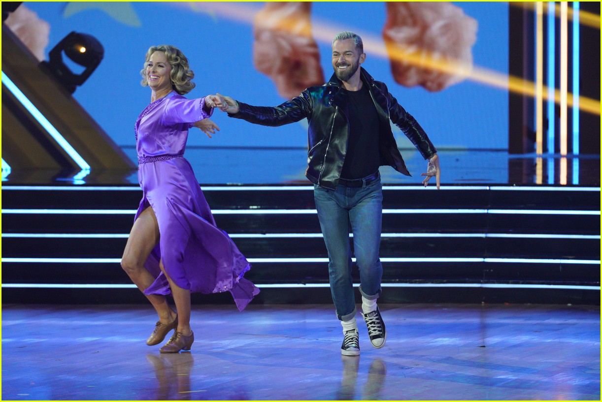 Melora Hardin Has a Slumber Party For 'Dancing With The Stars' 'Grease Night' - Watch!