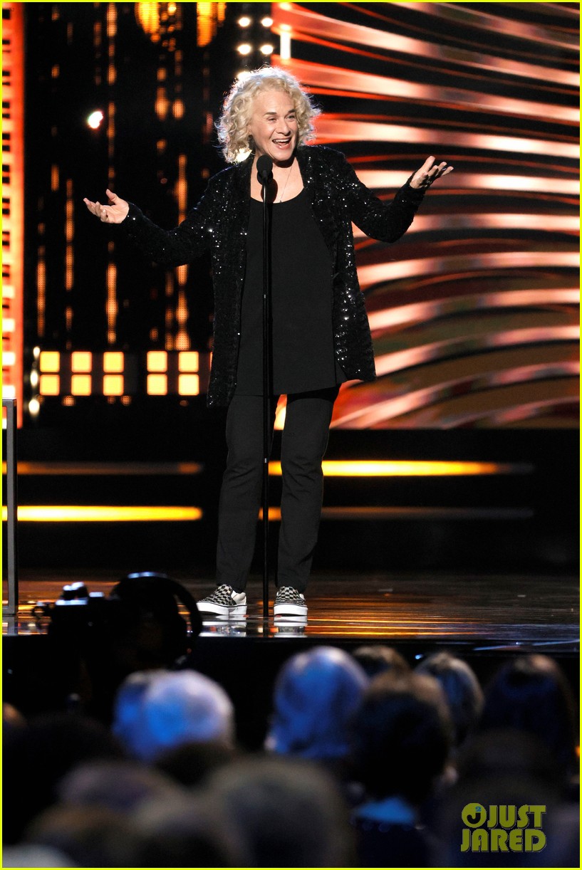 Taylor Swift Opens Rock & Roll Hall of Fame Induction Ceremony While Honoring Carole King!