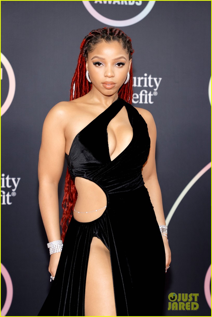 Chloe Bailey Rocks Black Cut-Out Dress for AMAs 2021 Red Carpet