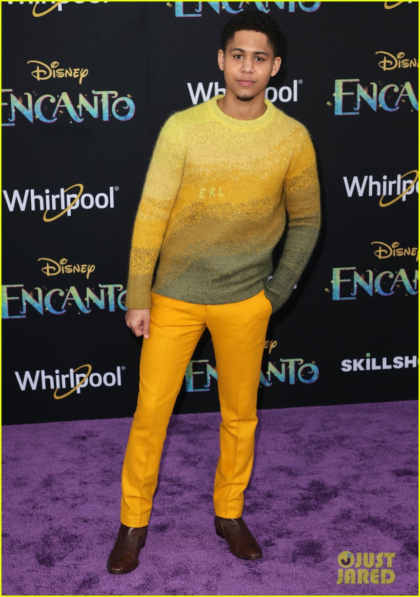Rhenzy Feliz, Stephanie Beatriz & More Premiere Their New Movie 'Encanto'