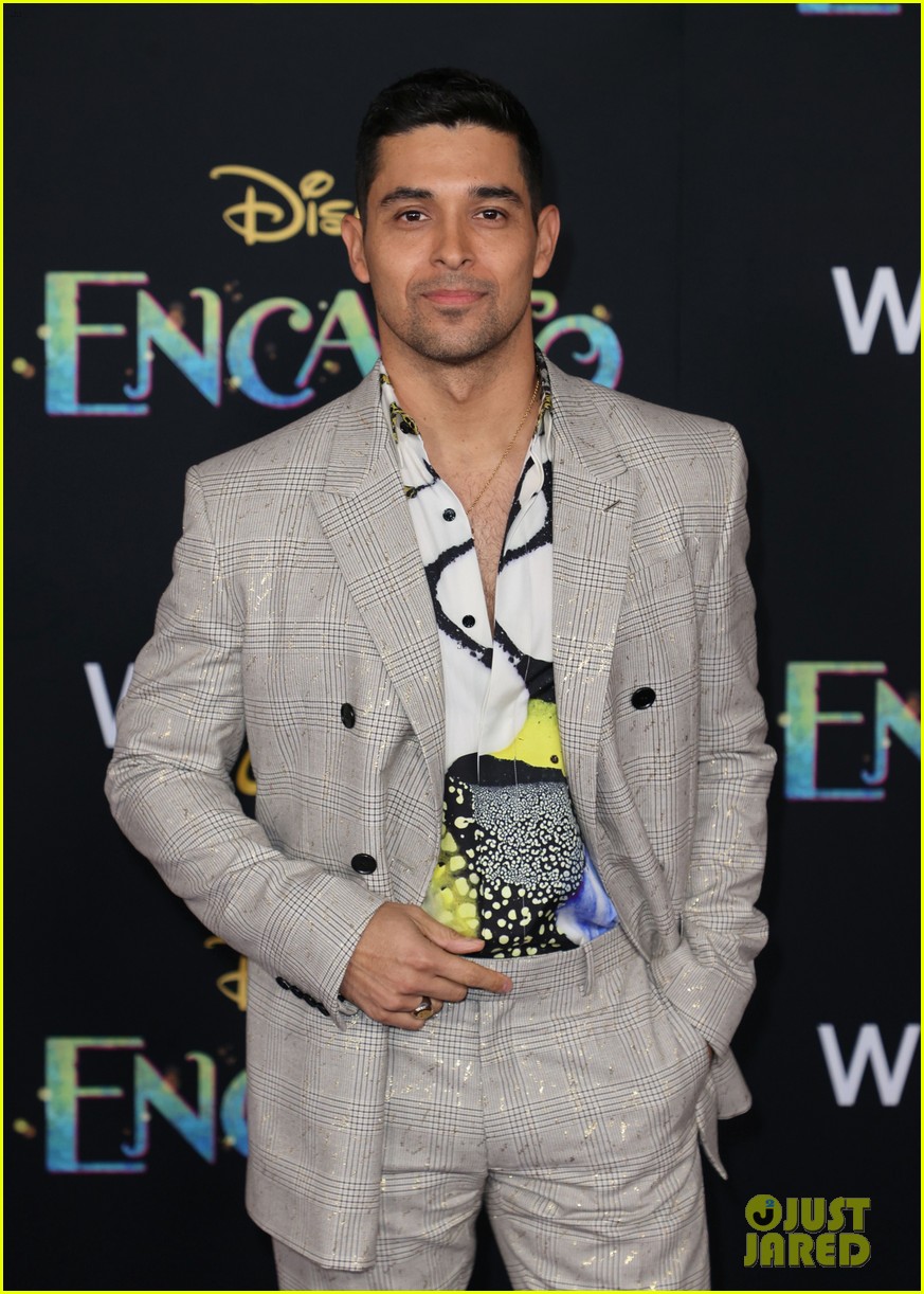 Rhenzy Feliz, Stephanie Beatriz & More Premiere Their New Movie 'Encanto'