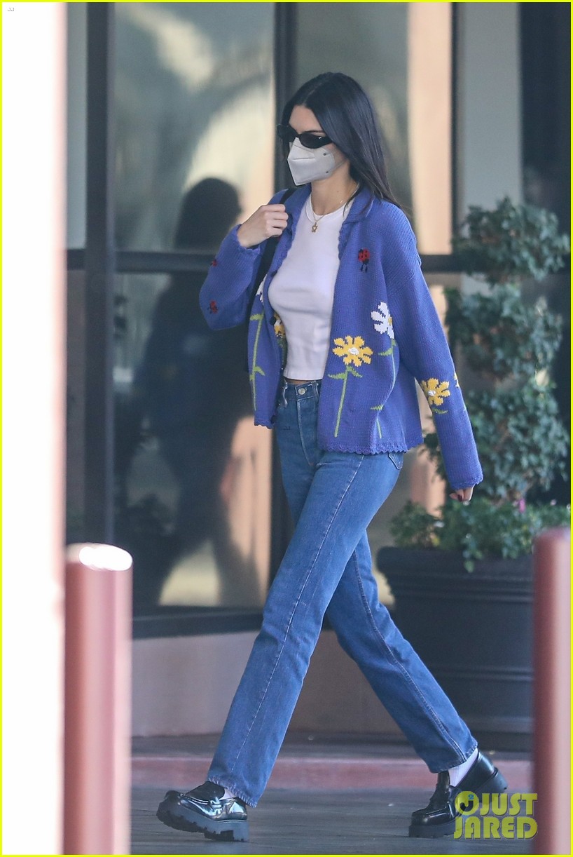 Kendall Jenner Goes Casual For Saturday Afternoon Outing in L.A.