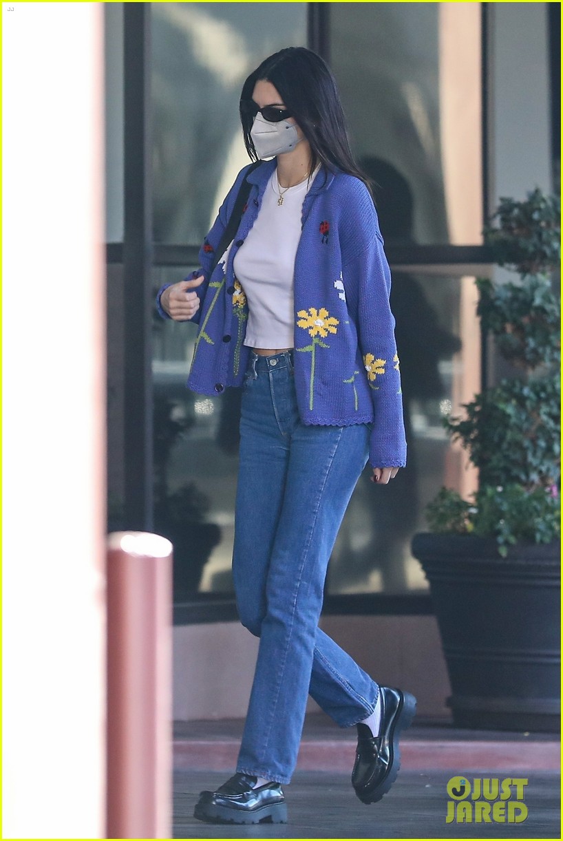 Kendall Jenner Goes Casual For Saturday Afternoon Outing in L.A.