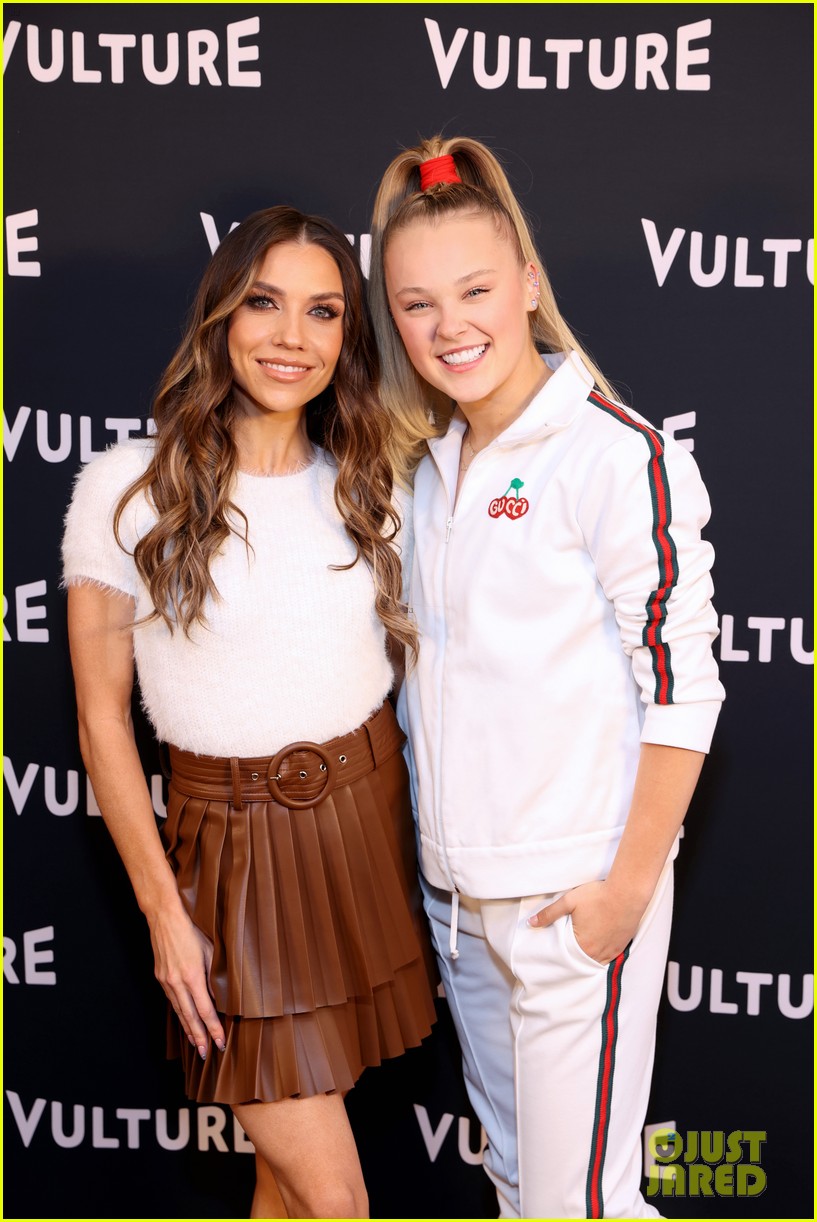 JoJo Siwa, Jenna Johnson & More 'DWTS' Contestants Attend Vulture Festival Ahead of Semi-Finals