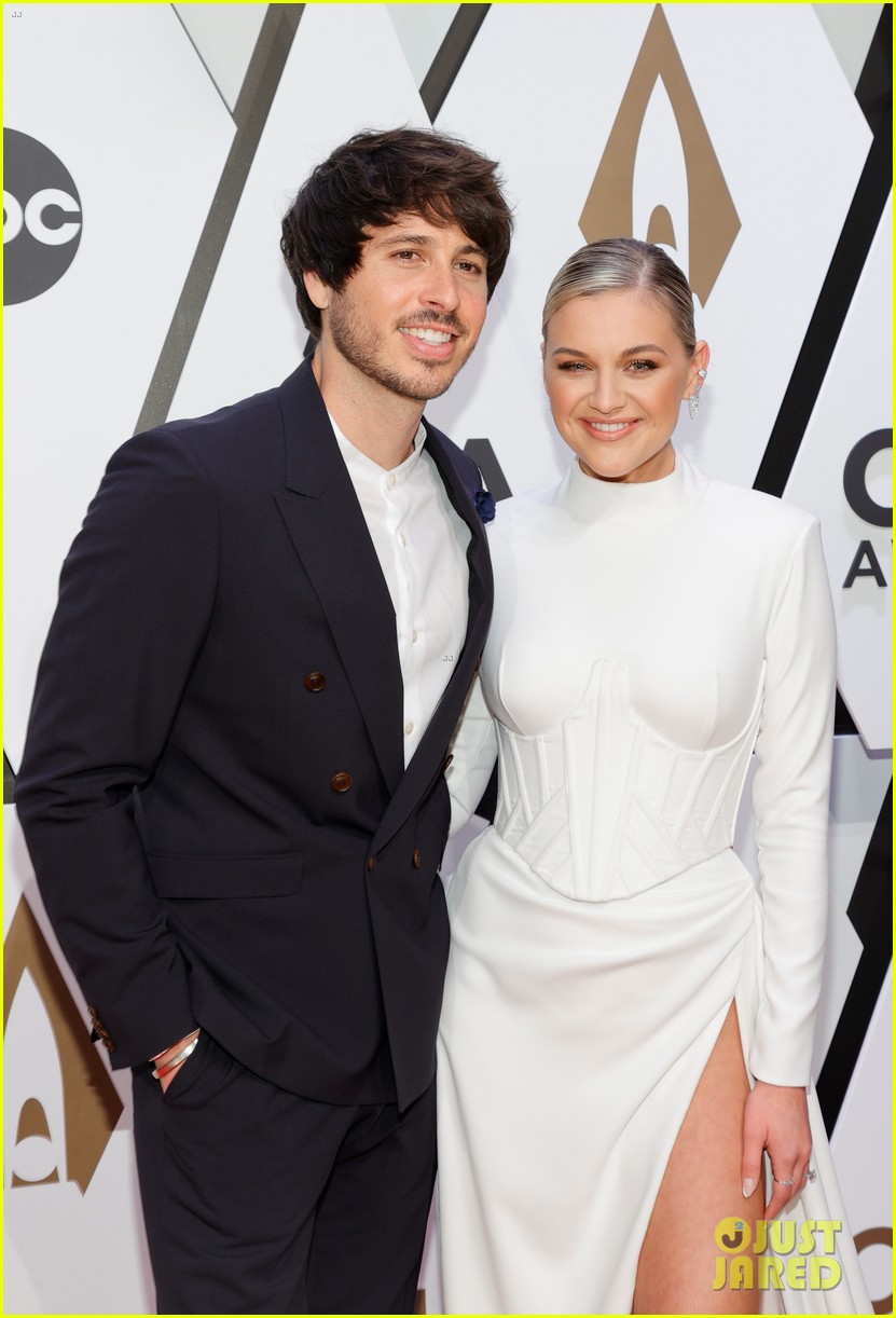 Kelsea Ballerini Wins Her First Ever Trophies at CMA Awards 2021!
