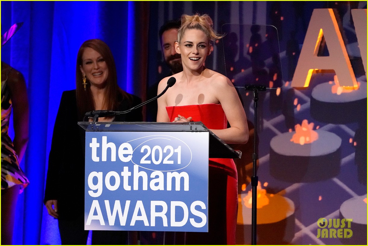 Kristen Stewart Gets Honored at Gotham Awards 2021