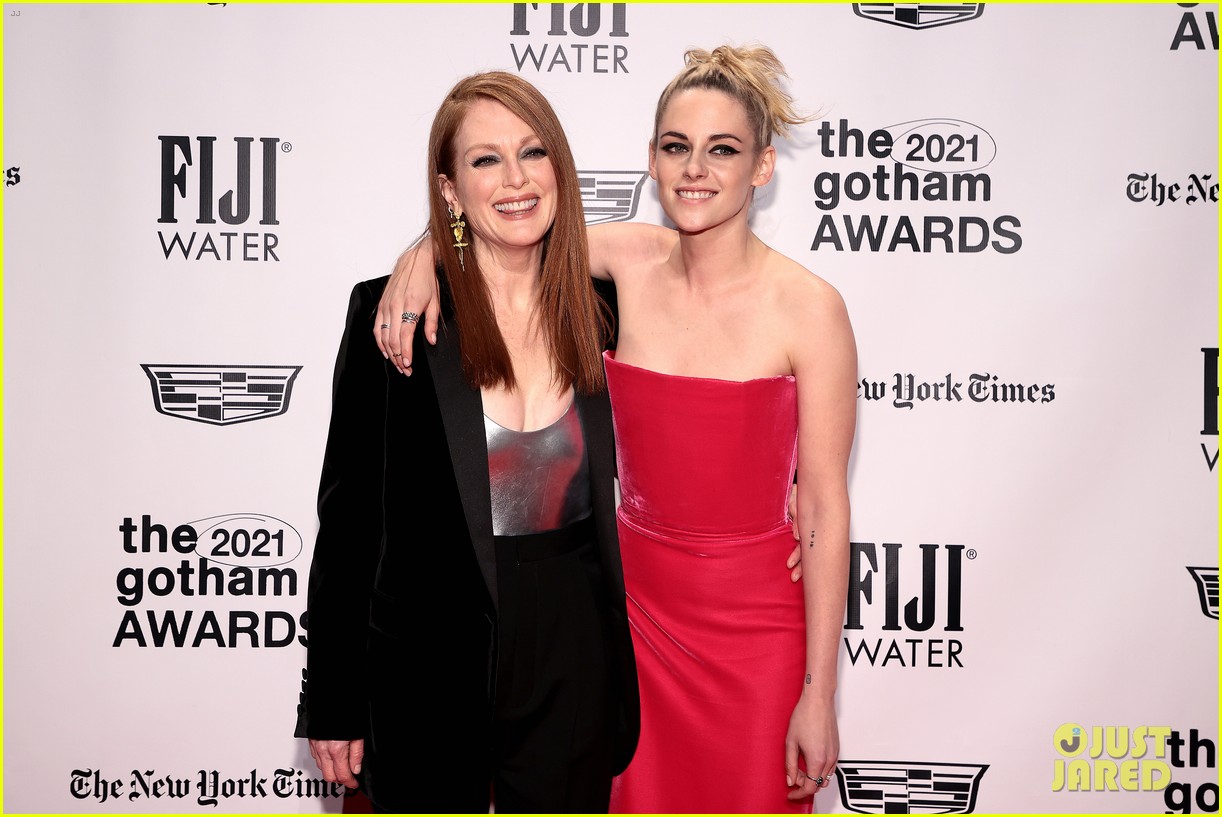 Kristen Stewart Gets Honored at Gotham Awards 2021