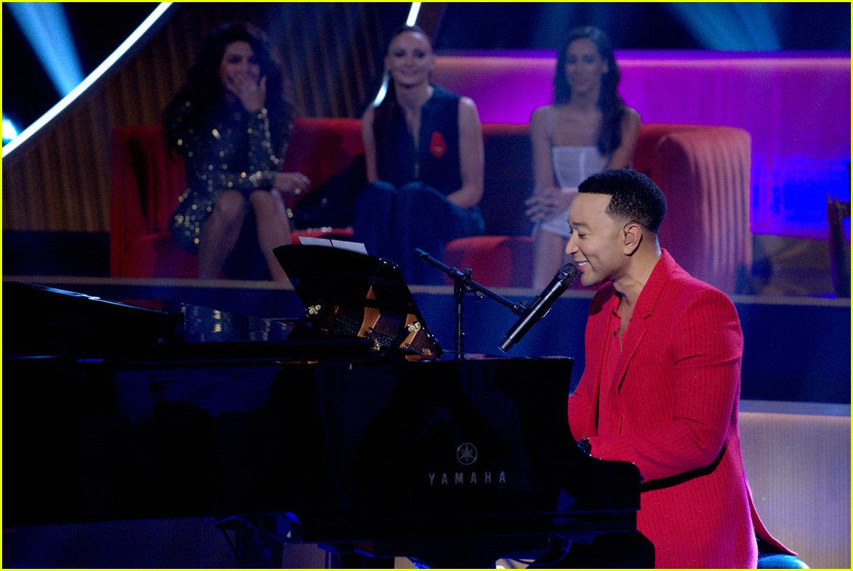 Pete Davidson Roasts Nick, Joe & Kevin In 'Jonas Brothers Family Roast' Sneak Peek