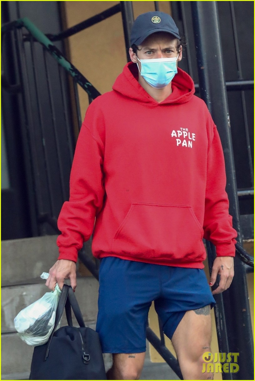 Harry Styles Gets in a Workout During a Break From His Tour (Photos)