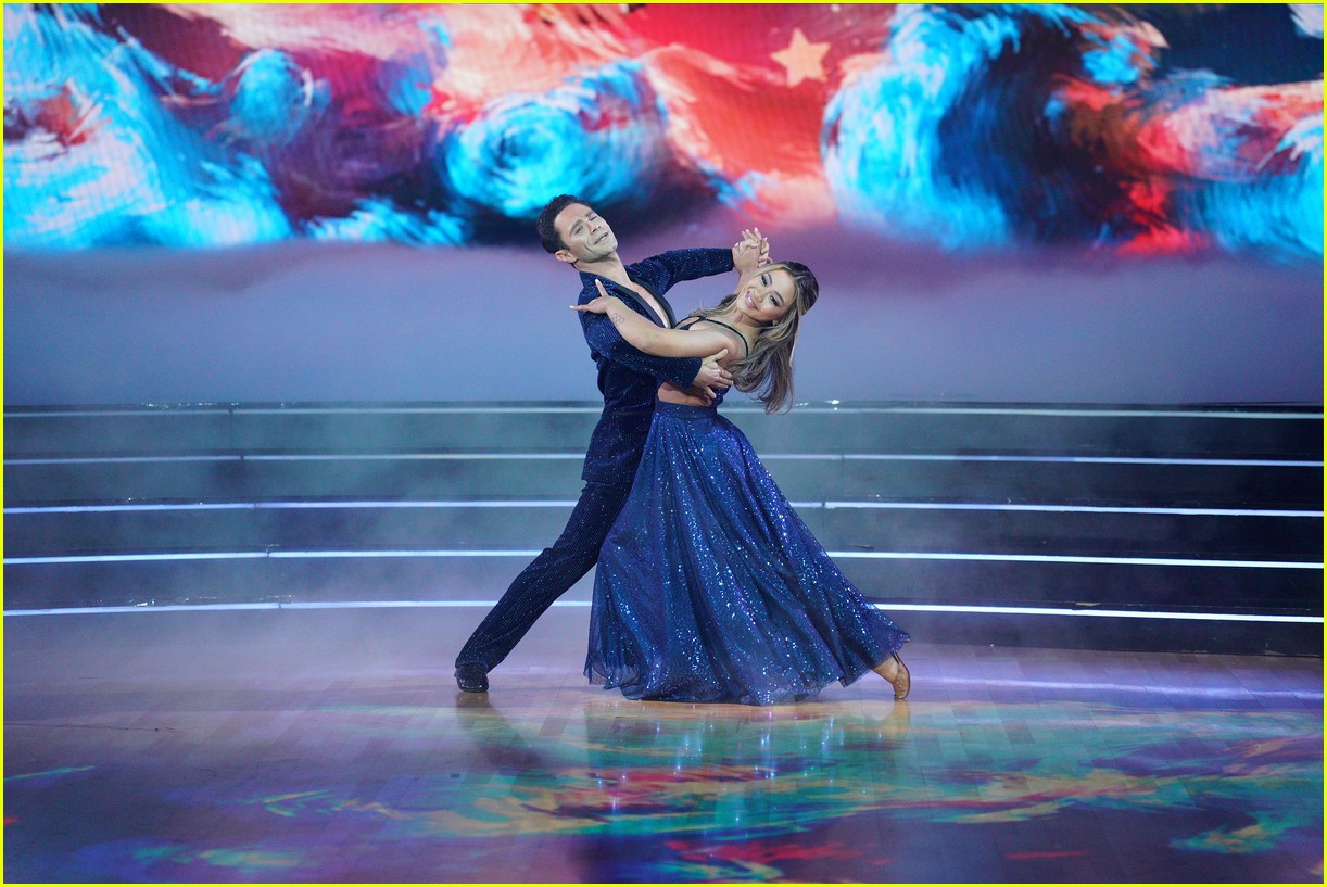 'Dancing With The Stars' Semi-Finals: Watch Both of Suni Lee's Dances!