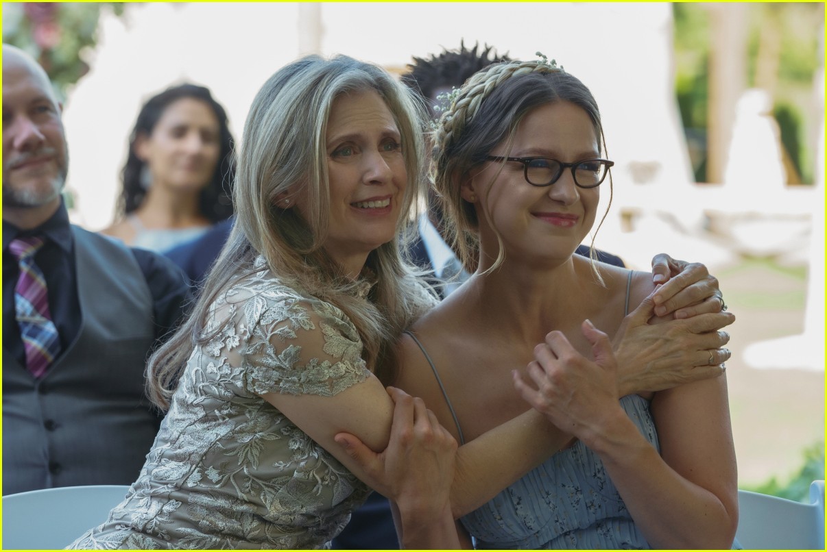 'Supergirl' Series Finale Brings Back Old Friends, Alex & Kelly Get Married (Photos)