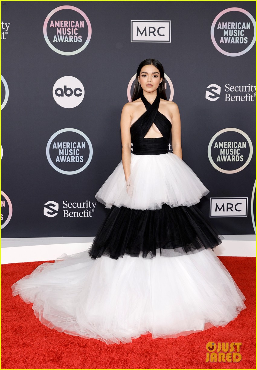 West Side Story's Rachel Zegler Wows in Black & White Gown at AMAs 2021