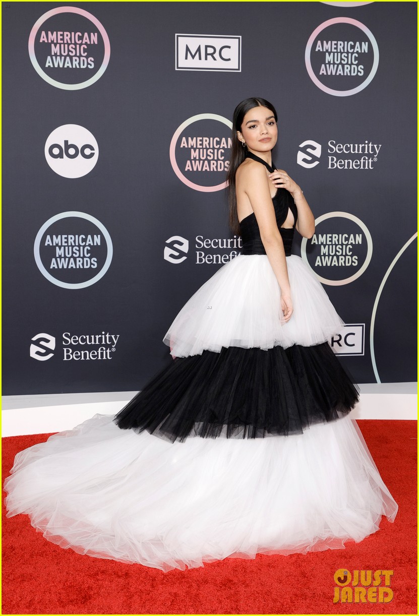 West Side Story's Rachel Zegler Wows in Black & White Gown at AMAs 2021