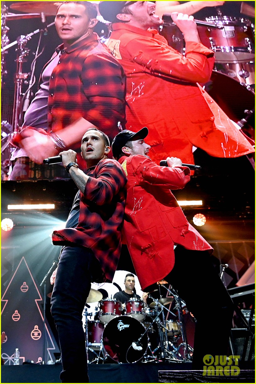 Big Time Rush Hit The Stage For First Time Since 2014 at Jingle Ball!