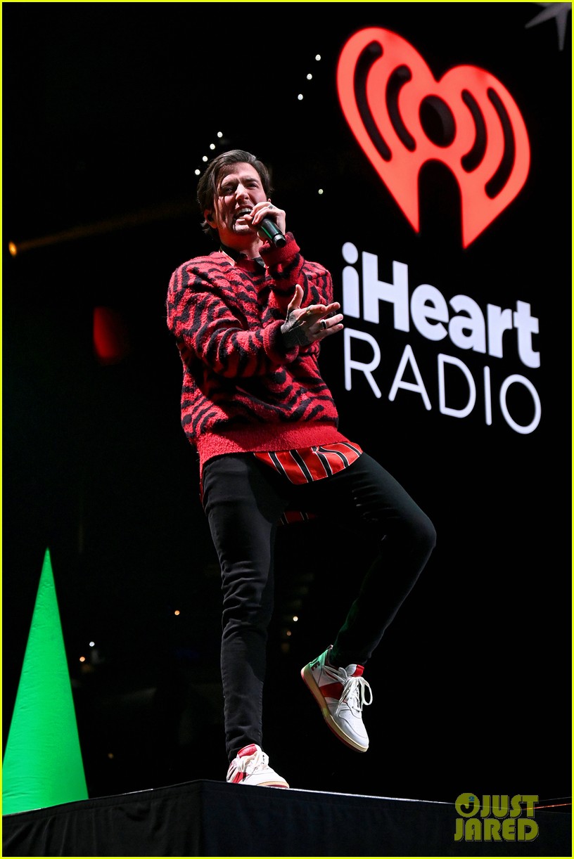 Big Time Rush Hit The Stage For First Time Since 2014 at Jingle Ball!