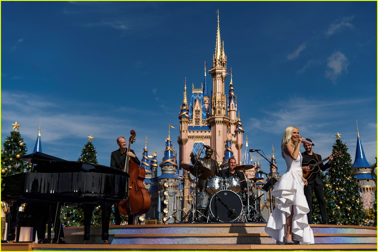 Who Is Hosting & Performing On The 'Disney Parks Magical Christmas Day Parade'? Find Out Here!