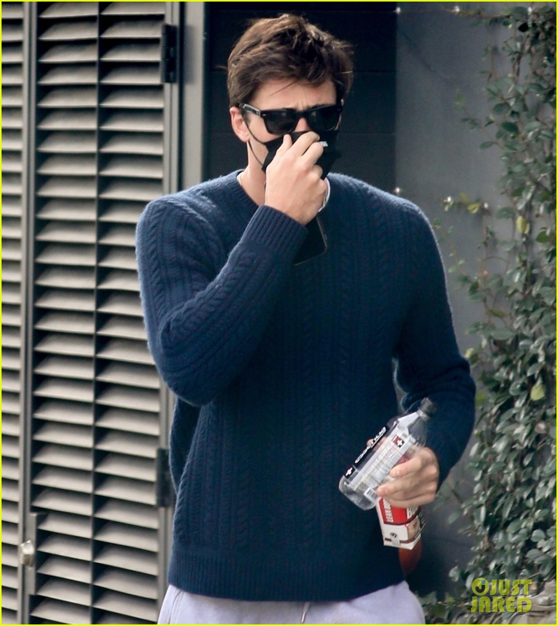 Jacob Elordi Gets In a Workout After it Was Reported He's 'Casually Dating' Olivia Jade