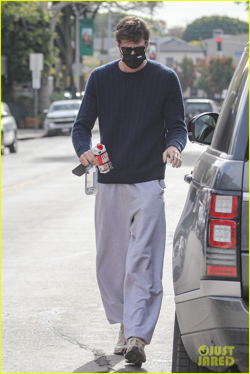 Jacob Elordi Gets In a Workout After it Was Reported He's 'Casually Dating' Olivia Jade