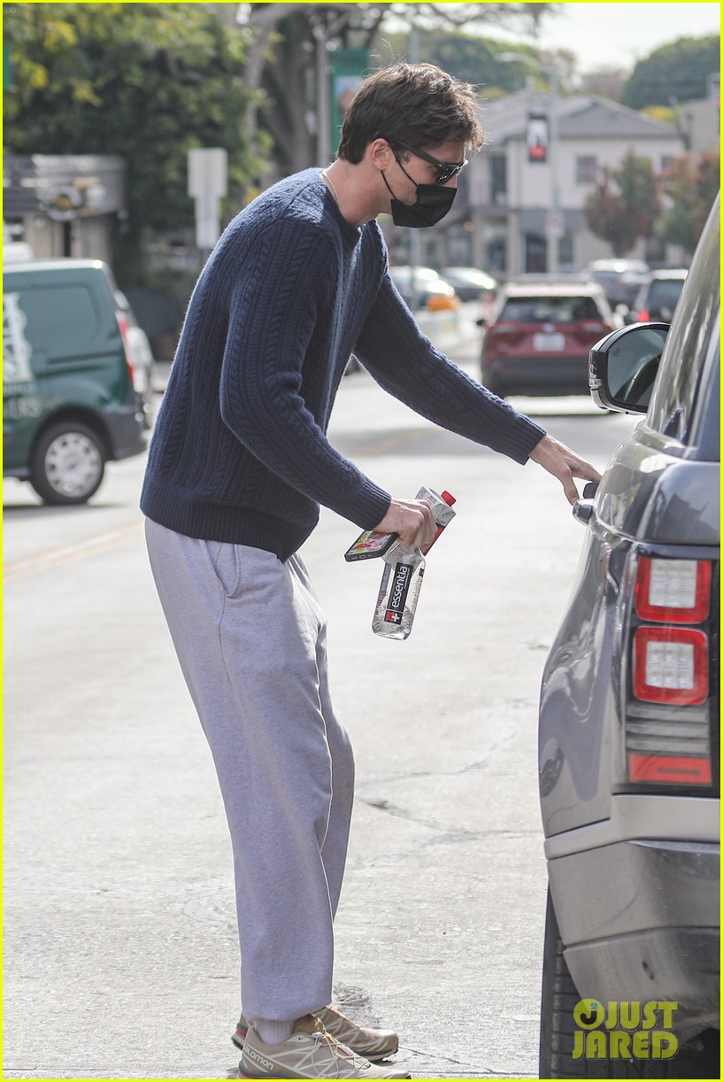 Jacob Elordi Gets In a Workout After it Was Reported He's 'Casually Dating' Olivia Jade