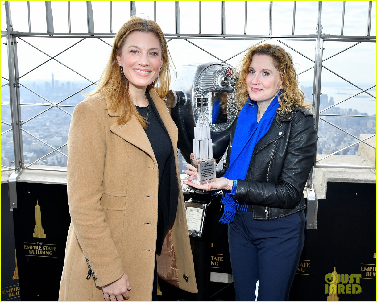 Jordan Fisher & 'Dear Evan Hansen' Castmates Visit Empire State Building Ahead of Re-Opening