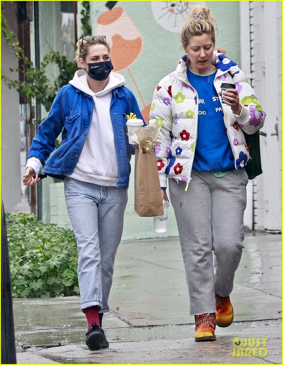 Kristen Stewart Hangs Out with a Friend Ahead of New Year's Eve