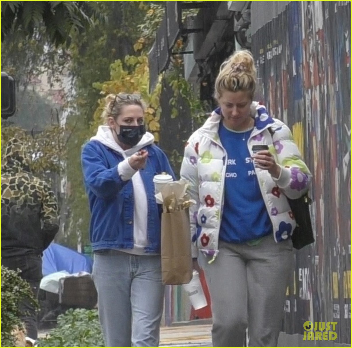 Kristen Stewart Hangs Out with a Friend Ahead of New Year's Eve