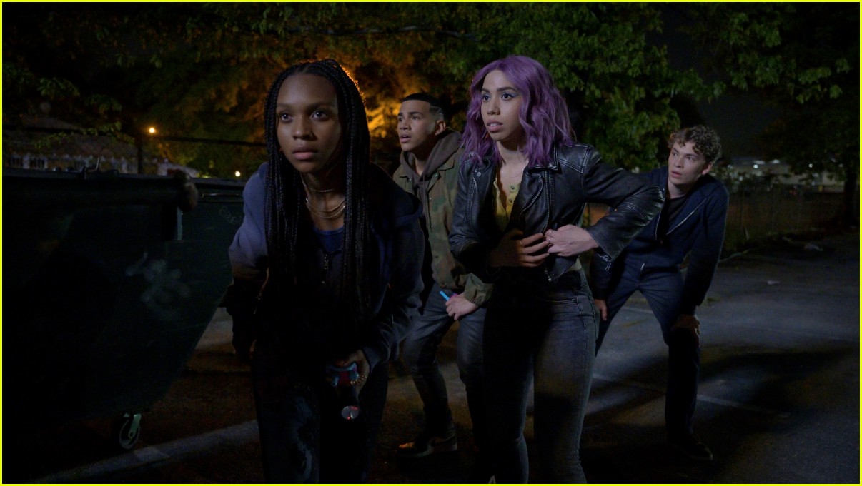 Kaci Walfall Stars In First 'Naomi' Trailer - Watch Now!